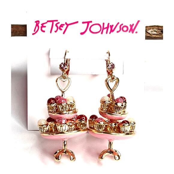 Betsey Johnson EARRINGS Dangle Drop Cupcake Wedding Tiered Cake Plate Gold Pink - Picture 3 of 5